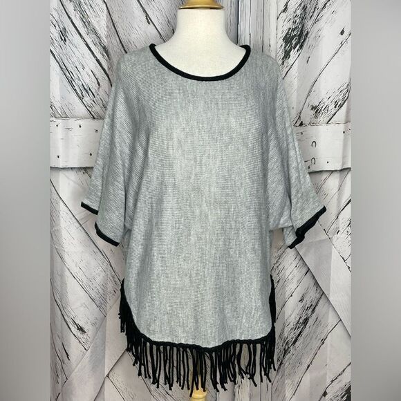 NY COLLECTION Women’s Grey Sweaterwith Dolman Sleeves and Black Bottom Fringe - Picture 1 of 6